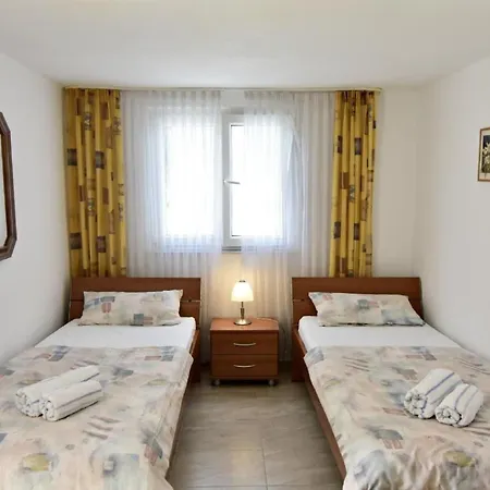 Lejlighed Mirko By Interhome