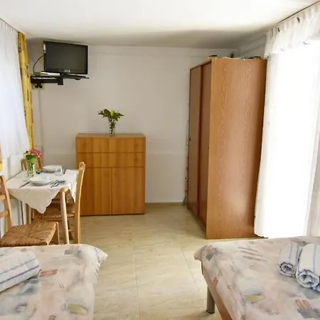 Mirko By Interhome Apartman